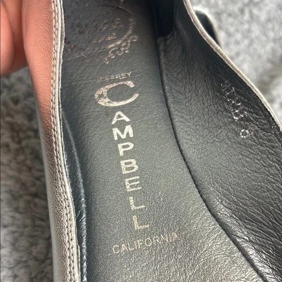 Jeffrey Campbell Silver Loafers with Elegant Pointy Large Jewel Toe Detail Sz 8 - Picture 3 of 7